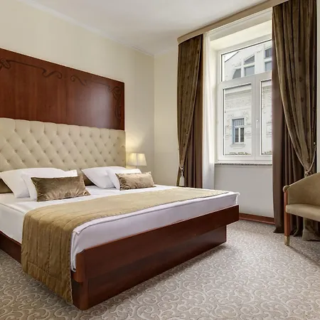 Grand Union Eurostars Готель 4*