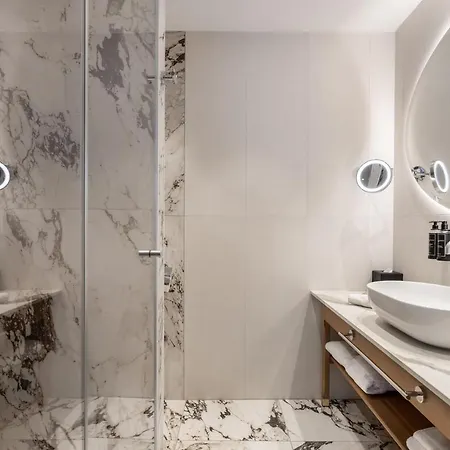 Готель Grand Union Eurostars 4*