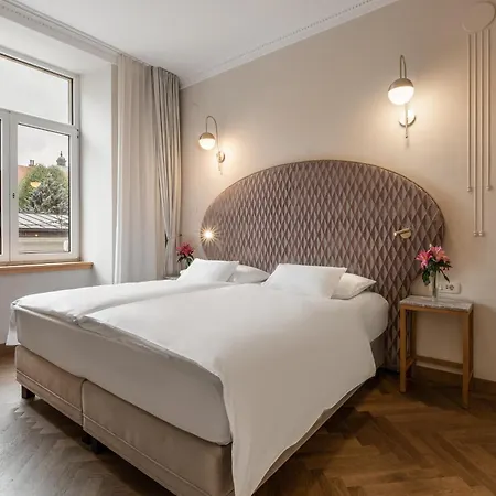 Готель Grand Union Eurostars 4*